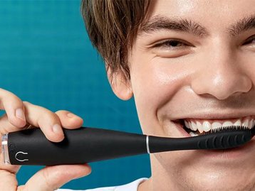 Foreo lança escova ultrassônica com bateria que dura até um ano