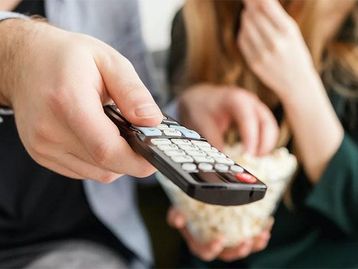 74% dos brasileiros preferem streaming no lugar de livros, diz pesquisa