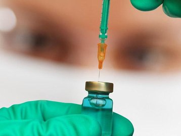 Covid: 3ª dose da vacina perde eficácia com o tempo e CDC recomenda 4º dose