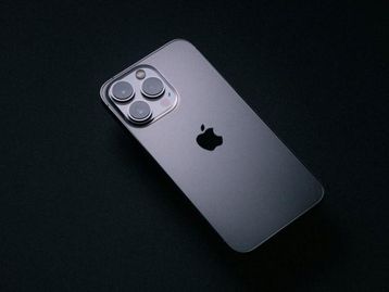 iPhone 13 Pro Max supera o Galaxy S22 Ultra em teste