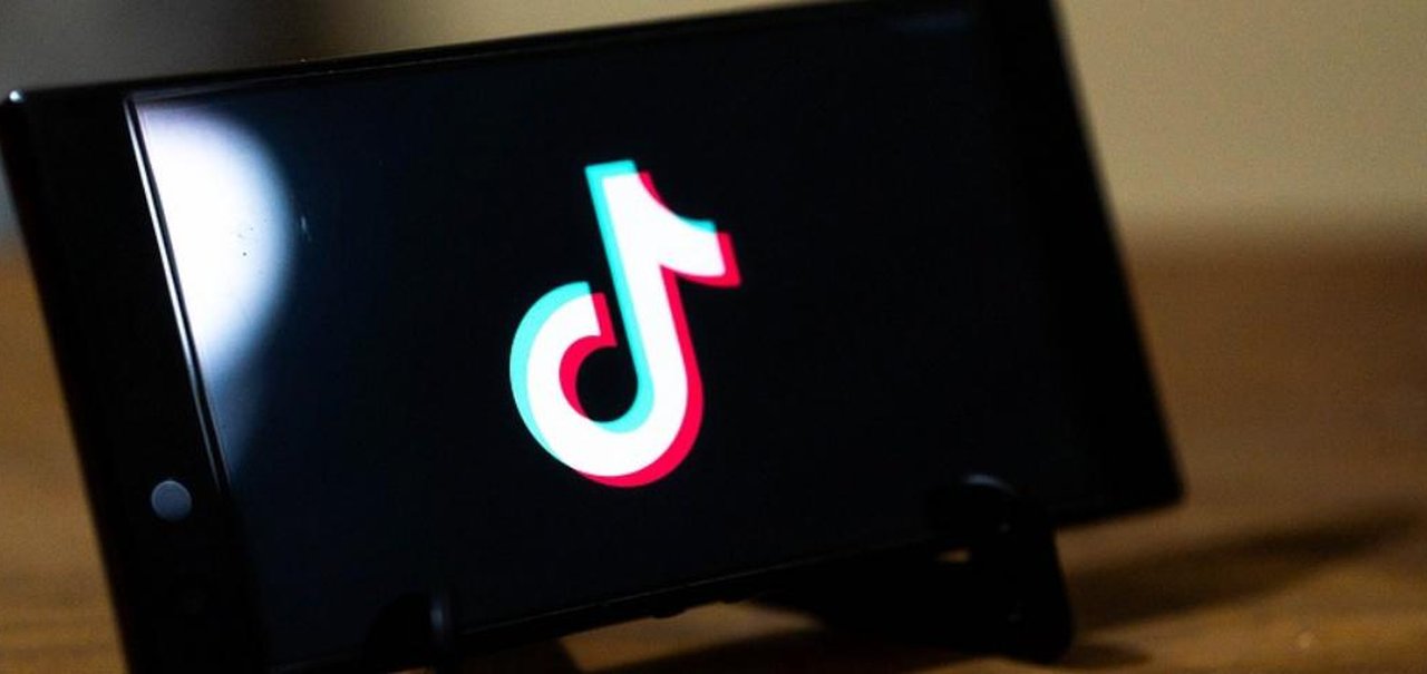 Algoritmo do TikTok recomenda vídeos de sexo simulado a usuários