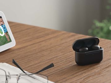 Amazon lança Echo Buds, fones sem fio com Alexa por R$ 899