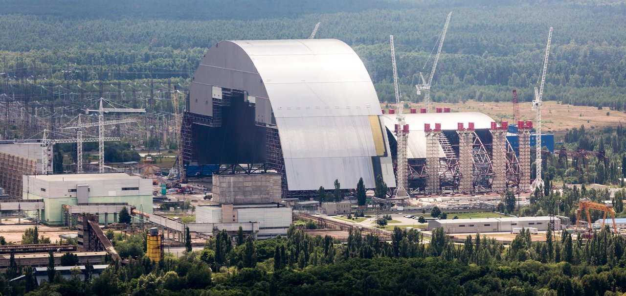 Tropas russas tomam região da usina nuclear de Chernobyl