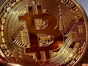 Vítima do 'faraó dos bitcoins' bloqueia R$ 7,2 milhões na Binance 