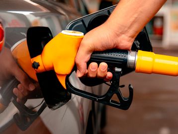 Gasolina barata: 6 apps para você ficar de olho no menor preço
