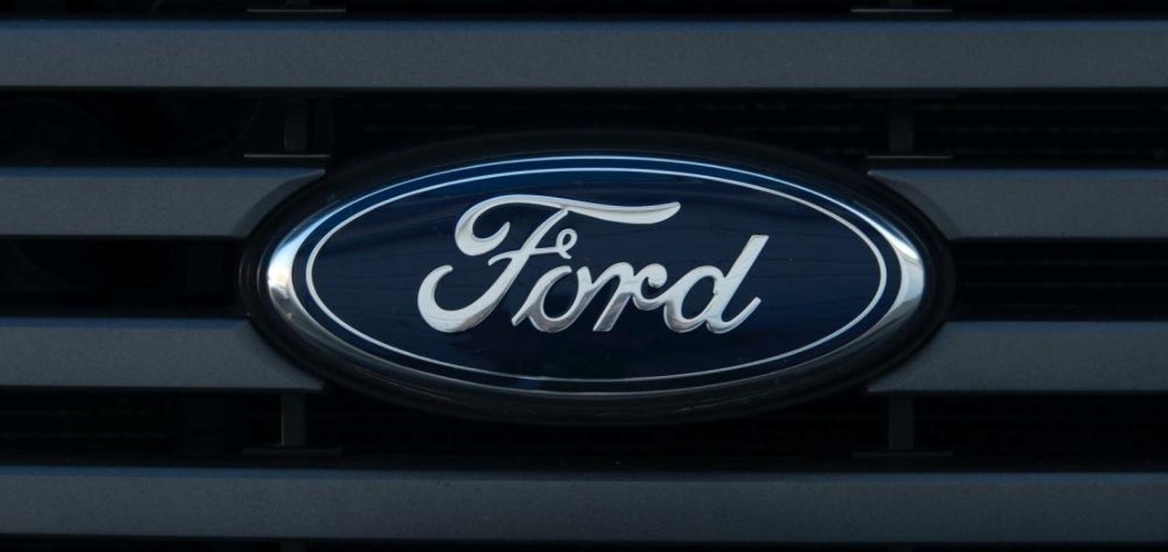 Falta de chips leva a Ford a vender carros 'incompletos'