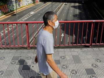 Doria anuncia fim da obrigatoriedade de máscara em lugares fechados de SP