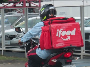 iFood anuncia aumento de 50% para entregadores de todo o Brasil