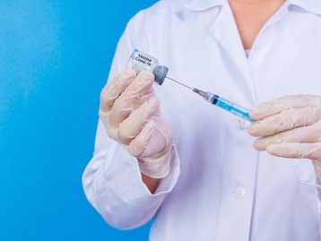 Covid-19: Brasil começa a aplicar quarta dose da vacina em idosos