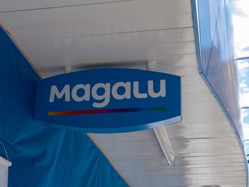 Magalu lança aluguel de produtos como Airfryer e controle do PS5
