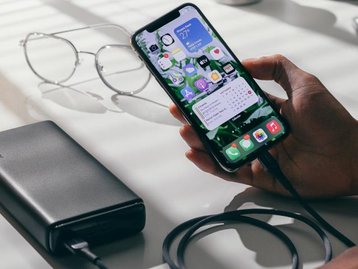 iOS 15.4.1 corrige problema na bateria do iPhone e outros bugs