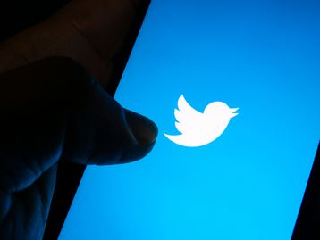 Twitter diz que analisará 'cuidadosamente' proposta de Elon Musk