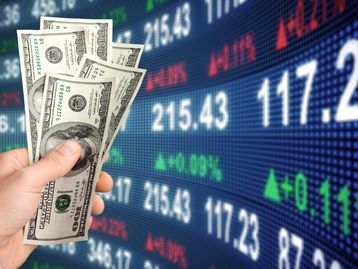 Afinal, qual é a diferença entre dólar comercial e dólar turismo?