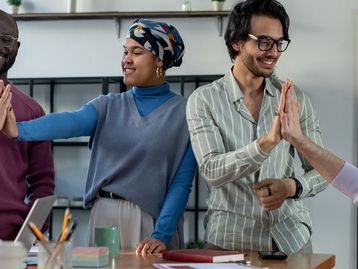 Como a tecnologia pode estimular a diversidade no mercado de trabalho?