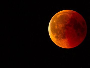 Eclipse lunar traz 'Lua de sangue' no domingo (15); saiba mais