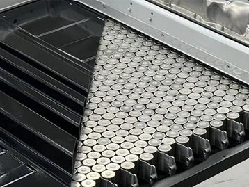 Tesla de Elon Musk projeta bateria de carro elétrico para durar 100 anos 