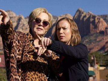 Hacks: 2ª temporada dá novas camadas à comédia da HBO (Crítica)