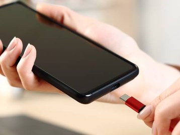 Apple será obrigada a usar USB-C no iPhone a partir de 2024
