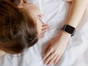 Smartwatch pode ajudar a combater insônia? Veja o que dizem especialistas