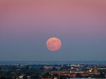 Próxima superlua aparece no céu do dia 14 de junho; saiba como acompanhar