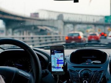 Google descontinua o app Android Auto para celulares