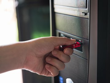Homem perde pendrive com dados de uma cidade inteira no Japão