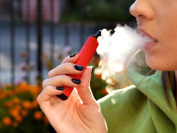 Anvisa mantém a proibição de cigarro eletrônico no Brasil; entenda