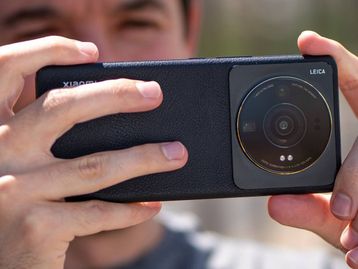 Xiaomi 12S Ultra supera iPhone 13 Pro Max em teste com Genshin Impact