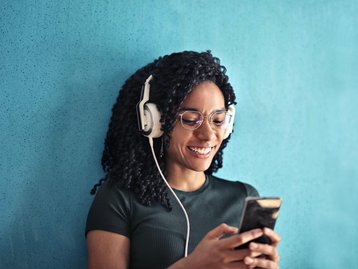 Saiba como ouvir música no YouTube e mexer no celular ao mesmo tempo