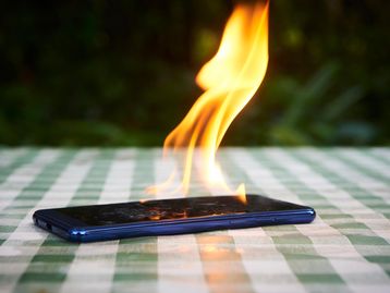 Celular explode na mão do dono em Campo Grande ao ser desbloqueado