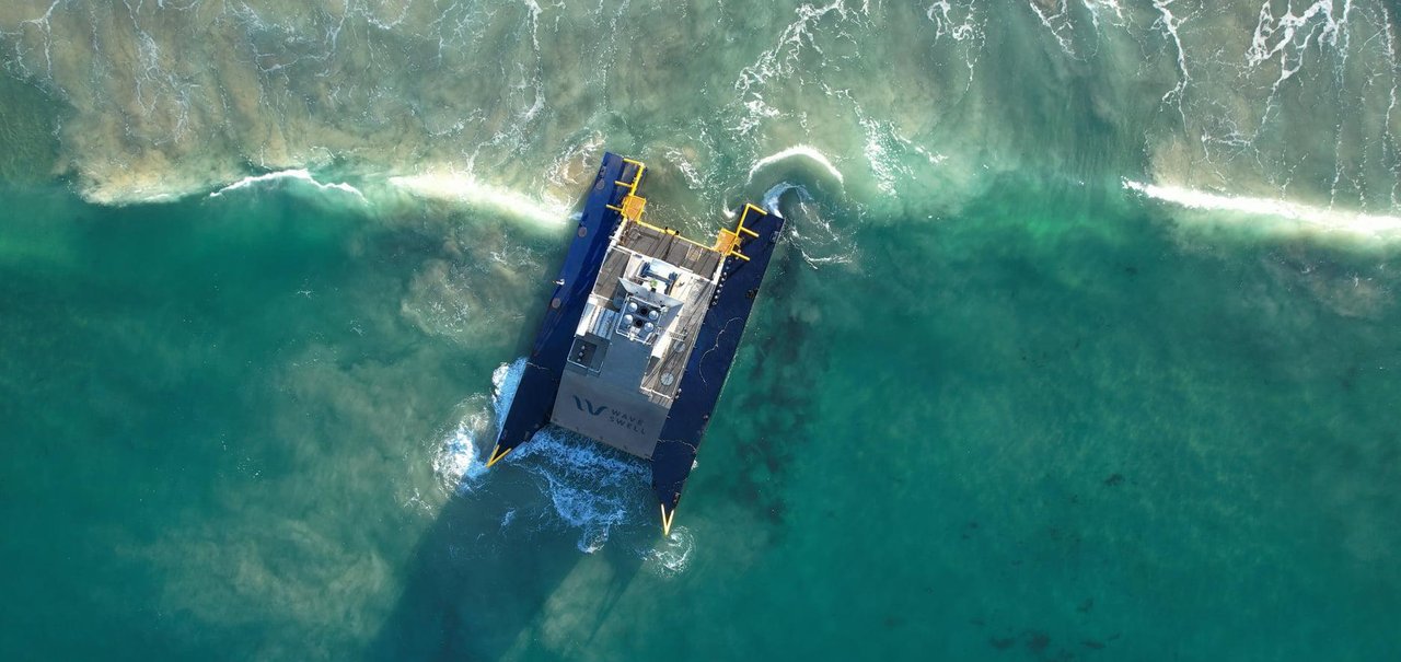 Energia de ondas: conheça engenhoca que gera eletricidade no oceano!