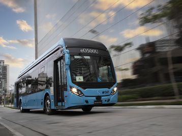 Mercedes-Benz revela o seu 1º ônibus elétrico no Brasil