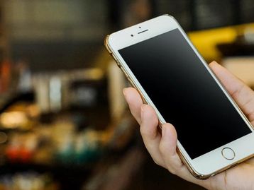 Apple disponibiliza iOS 12.5.6 para iPhones e iPads antigos