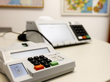 Como era a votação antes da urna eletrônica no Brasil?