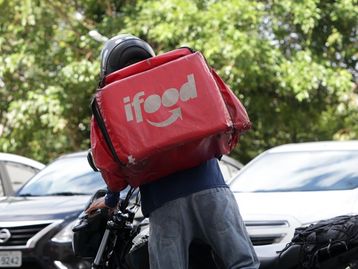 iFood: família reclama que não recebeu seguro de entregador morto