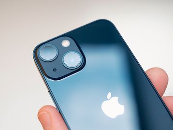 Apple é proibida de vender iPhone sem carregador no Brasil