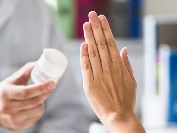 Quais são os sintomas de alergia a medicamentos?