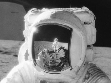 NASA encomenda trajes espaciais para missão Artemis III