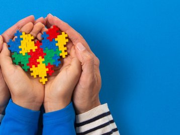 Remédio usado contra diarreia pode tratar autismo, diz estudo