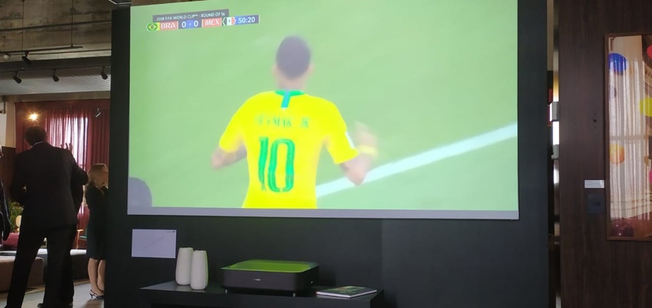 Epson lança projetores 4K de até 300 polegadas e com Android TV