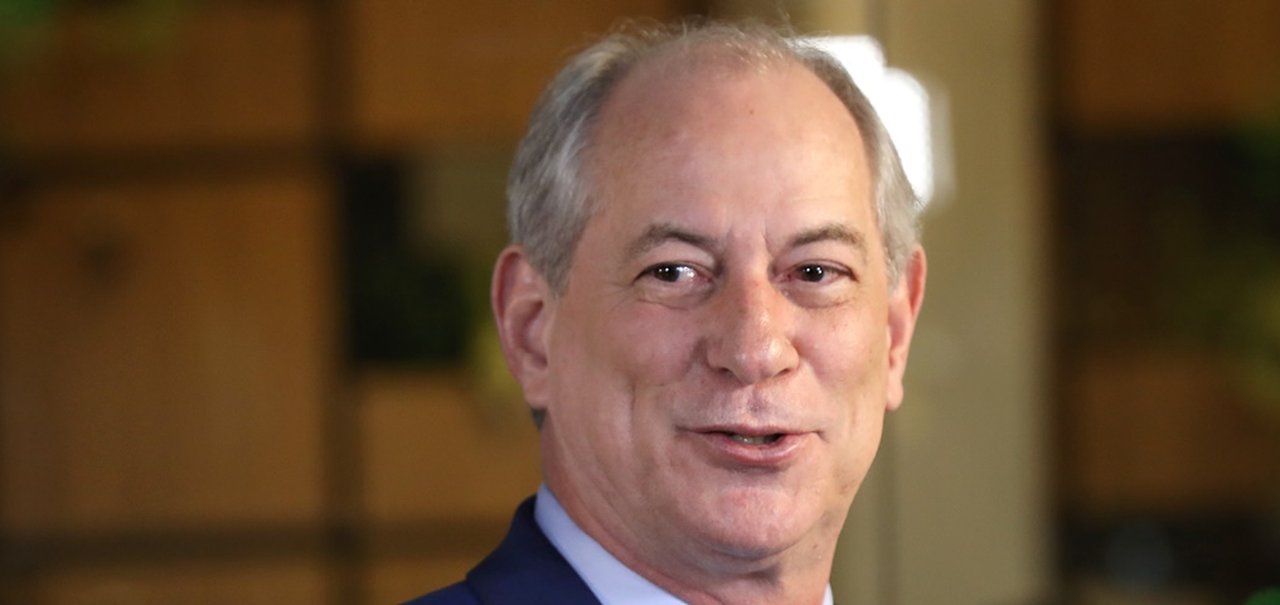 Ciro Gomes promete abrir documentos secretos sobre OVNIs se eleito