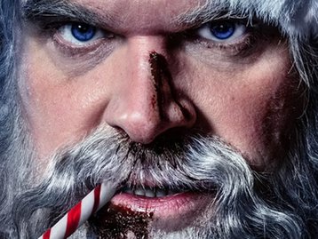 Noite Infeliz: ator de Stranger Things vira papai noel sanguinário