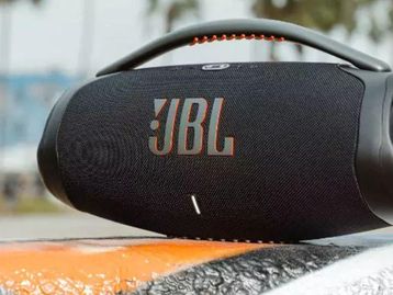 JBL lança a Boombox 3, caixa de som à prova d'água por R$ 3.200