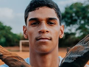 Waze ganha voz do Luva Pedreiro em comemoração à Copa do Mundo