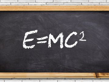 Você sabe o significado da equação mais famosa de Albert Einstein?