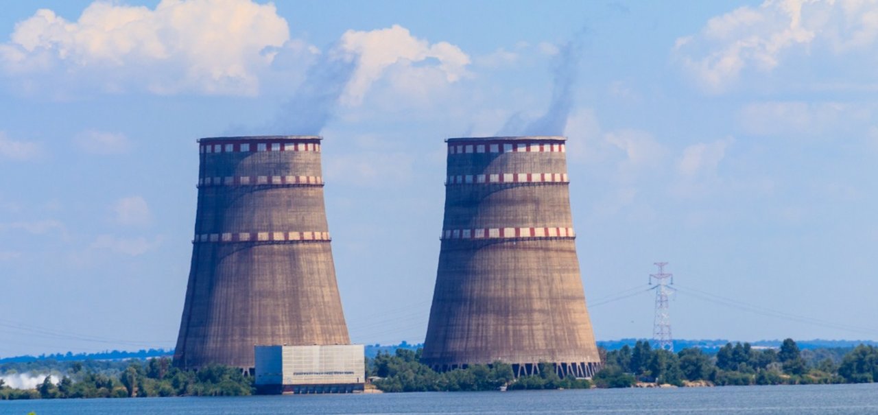 Usina nuclear na Ucrânia é atingida por explosões