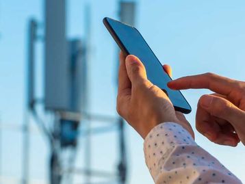 Primeiro celular com mensagens via satélite será lançado em 2023
