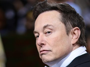 Elon Musk suspende contas de jornalistas no Twitter