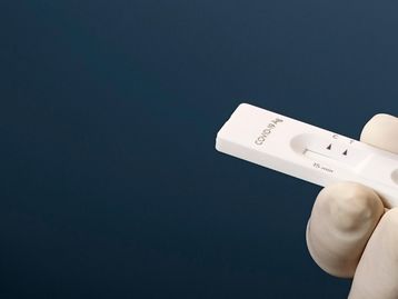 Covid-19: cientistas usam álcool em gel em novo sistema de teste em massa