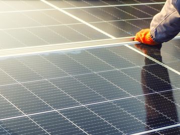 Energia: célula solar de silício e perovskita bate recorde de eficiência